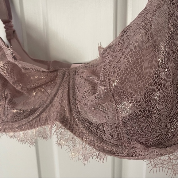 BRAND NEW VS Dream Angels Bra - Picture 2 of 4